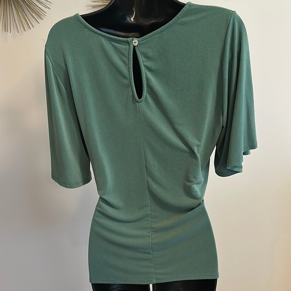 Women's Green Tie-Front or Back Top - Picture 3 of 4